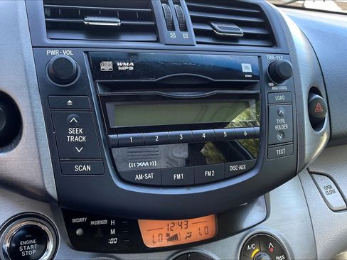 Used 2011 Toyota RAV4 Limited w/ Limited Extra Value Pkg AWD/4WD image 14