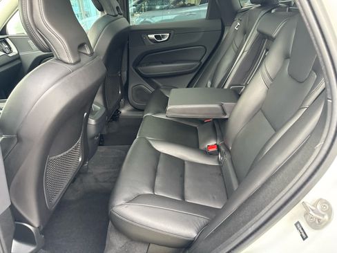 Used 2023 Volvo XC60 B5 Core w/ Climate Package AWD/4WD image 11