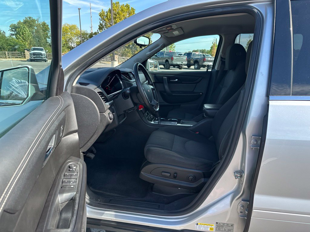 Used 2017 Chevrolet Traverse LT FWD image 13