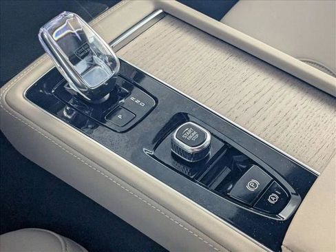 New 2026 Volvo XC90 T8 Plus w/ Protection Package Premier image 12