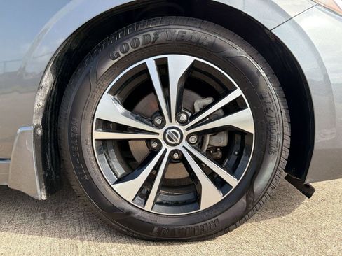Used 2021 Nissan Sentra SV FWD image 12