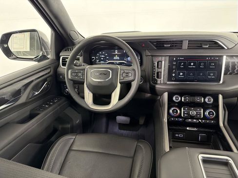 Used 2023 GMC Yukon Denali AWD/4WD image 25