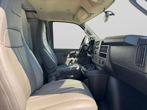 Used 2020 Chevrolet Express 2500 w/ Driver Convenience Package image 32