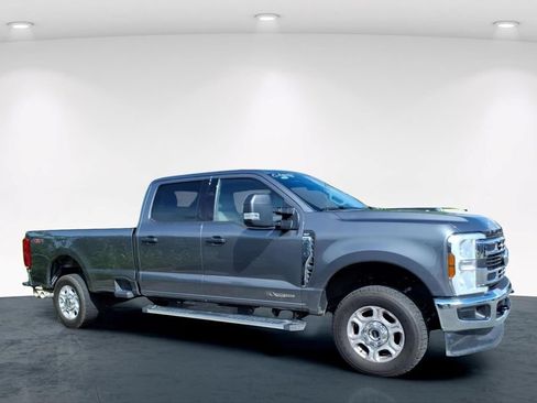 Used 2025 Ford F250 XLT AWD/4WD image 14