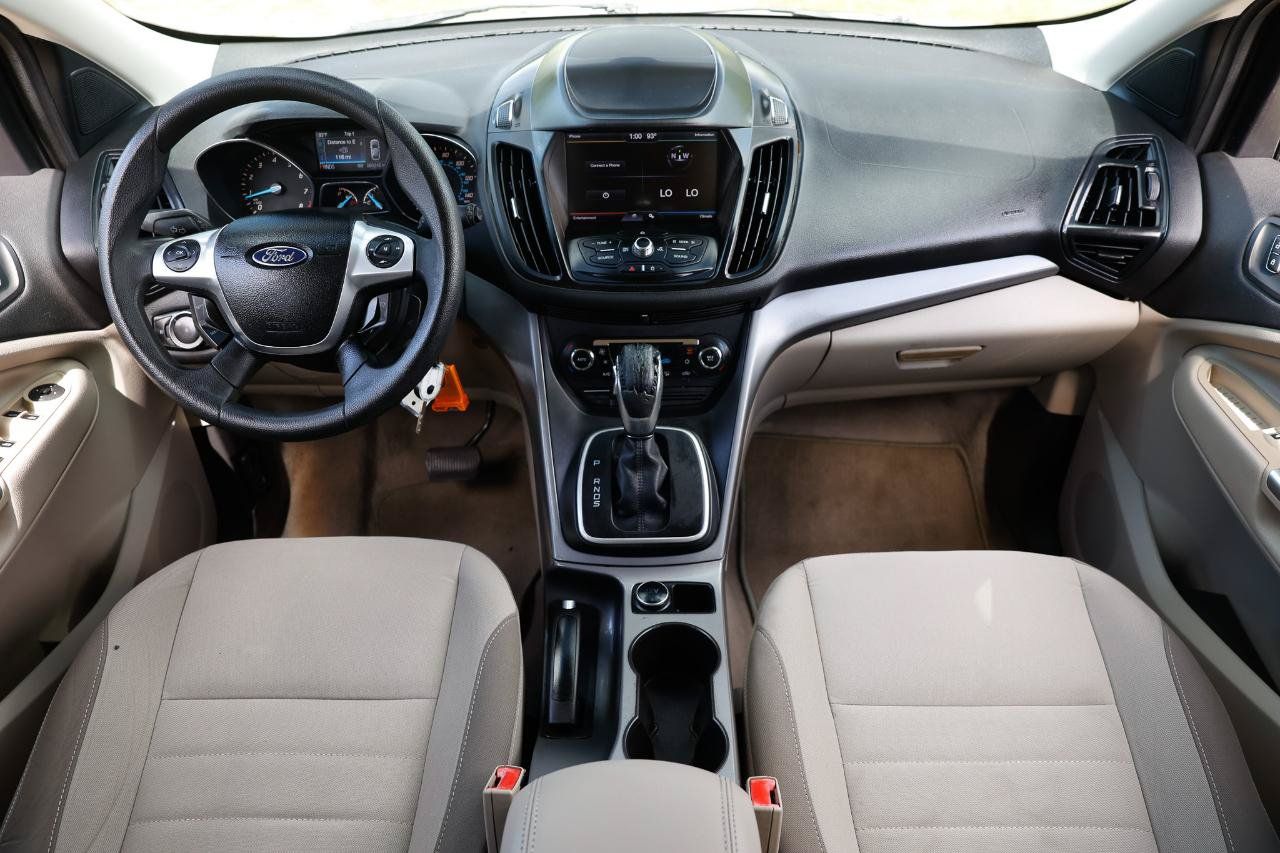 Used 2013 Ford Escape SE FWD image 2