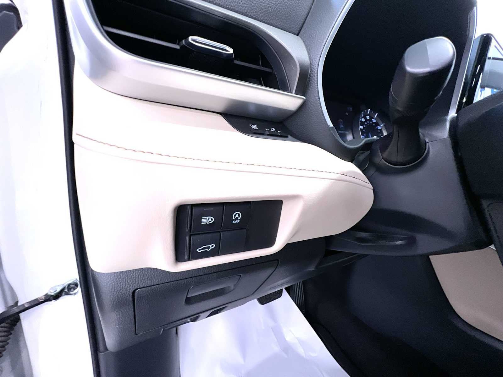 Used 2023 Toyota Highlander XLE AWD/4WD image 16