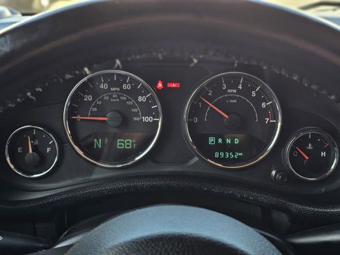 Used 2018 Jeep Wrangler Unlimited Sport S image 12