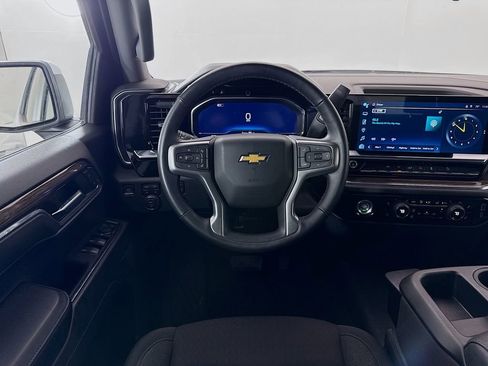 Used 2024 Chevrolet Silverado 1500 LT w/ Z71 Off-Road Package image 23