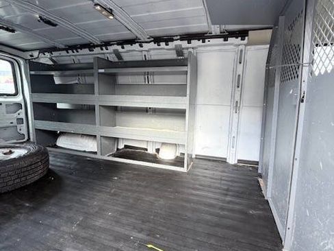 Used 2018 Chevrolet Express 2500 Extended image 15