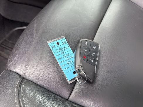 Used 2021 Chevrolet Suburban Z71 image 39