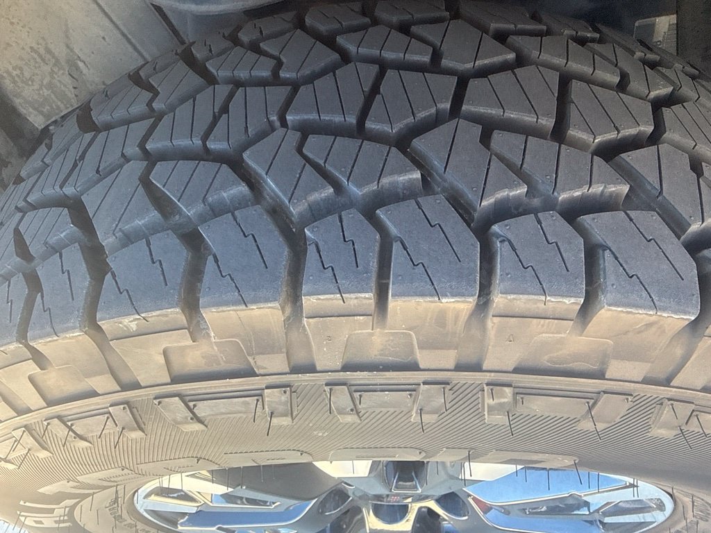 Used 2021 Nissan Titan PRO-4X w/ Pro-4x Convenience Package AWD/4WD image 14