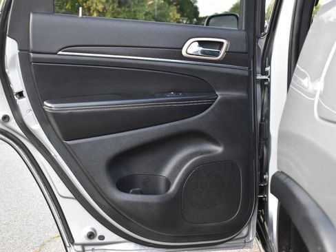 Used 2014 Jeep Grand Cherokee Limited image 10