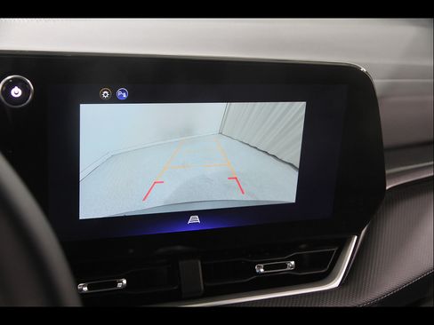 Used 2025 Chevrolet Equinox LT AWD/4WD image 13