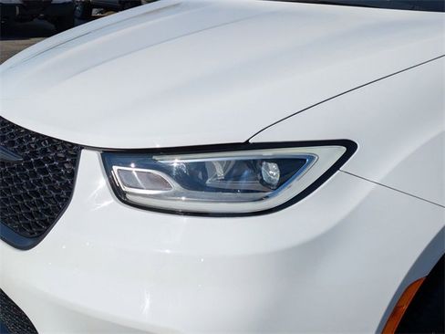 Used 2021 Chrysler Pacifica Touring w/ S Appearance Package image 9