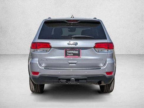 Used 2021 Jeep Grand Cherokee Laredo image 7