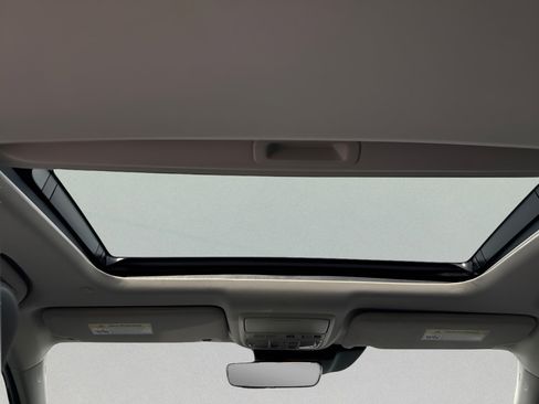 Used 2018 Honda Accord Touring image 30