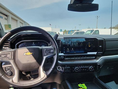 Used 2024 Chevrolet Silverado 2500 LT image 16