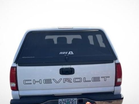 Used 2006 Chevrolet Silverado 2500 W/T RWD image 3
