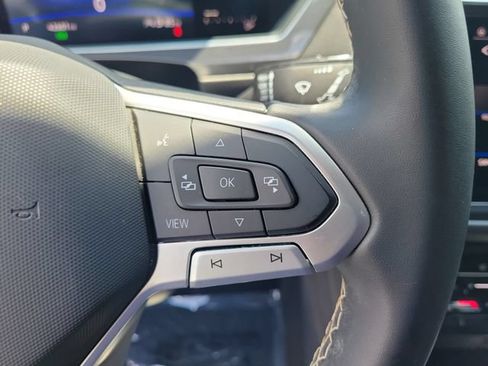 Certified 2023 Volkswagen Tiguan SE R-Line FWD image 21