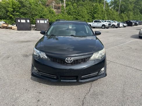 Used 2014 Toyota Camry SE FWD image 2