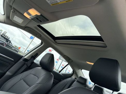 Used 2023 Nissan Altima 2.5 SV w/ SV Premium Package FWD image 14