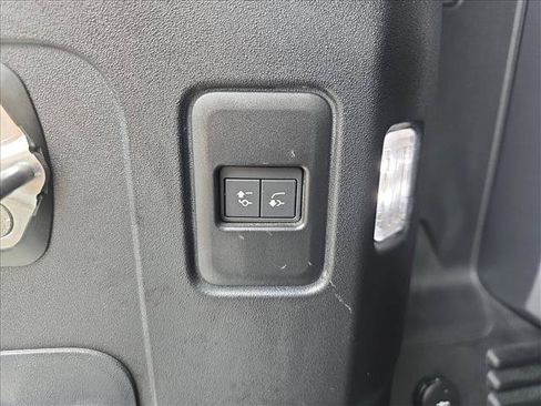 Used 2020 Land Rover Defender 110 HSE AWD/4WD image 13