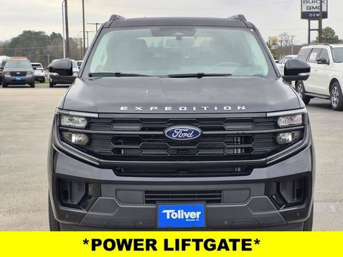 New 2025 Ford Expedition Active image 3