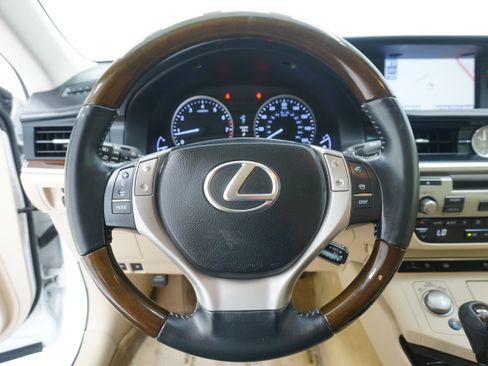 Used 2013 Lexus ES 350 w/ Luxury Pkg FWD image 43