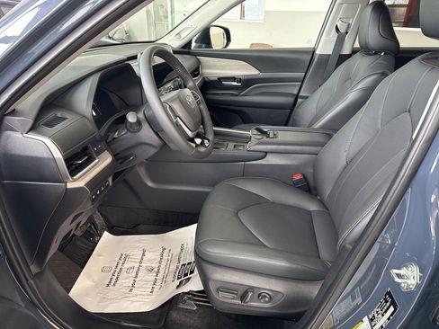 Used 2025 Toyota Grand Highlander AWD Hybrid image 8