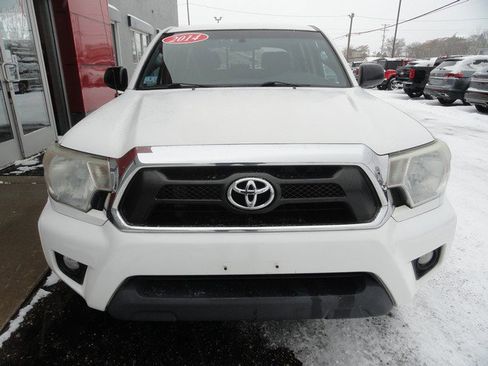 Used 2014 Toyota Tacoma 4x4 Double Cab w/ SR5 Package image 3