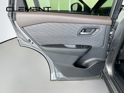 Used 2023 Nissan Rogue SV AWD/4WD image 29