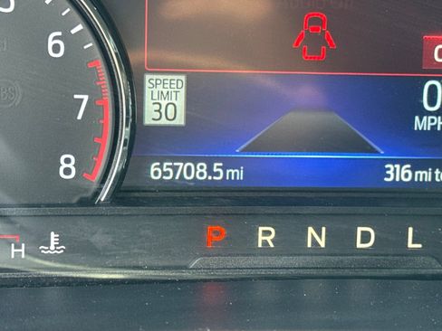 Used 2022 Ford Explorer XLT w/ Equipment Group 202A AWD/4WD image 13