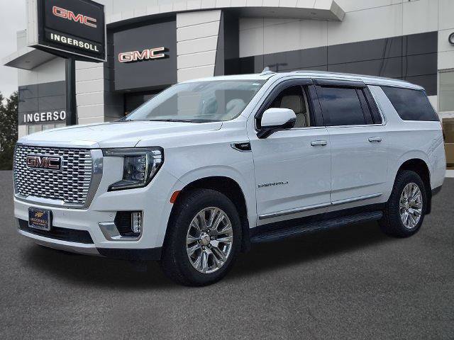 Used 2022 GMC Yukon XL Denali w/ Advanced Technology Package AWD/4WD image 39