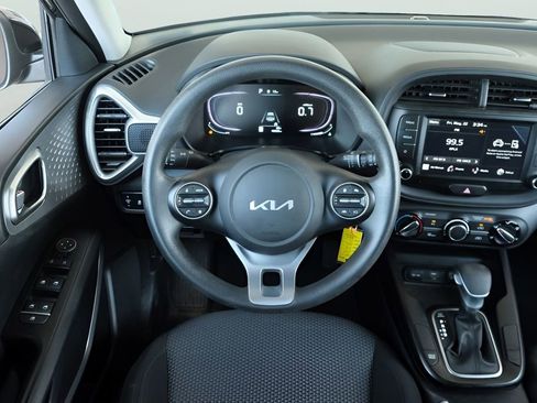 Used 2023 Kia Soul LX FWD image 19