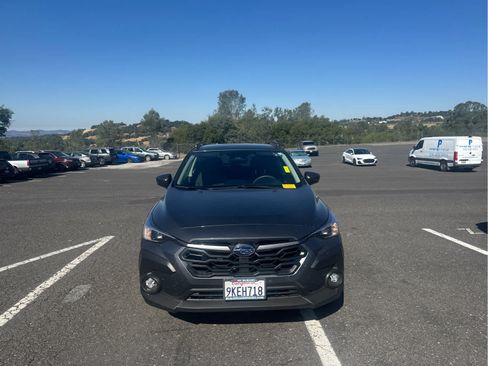 Used 2024 Subaru Crosstrek 2.0i Premium AWD/4WD image 2
