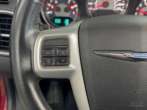 Used 2013 Chrysler 200 Touring FWD image 18