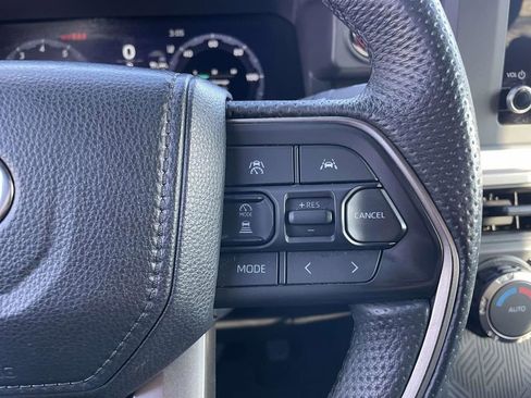 Used 2024 Toyota Tacoma TRD Off-Road image 28