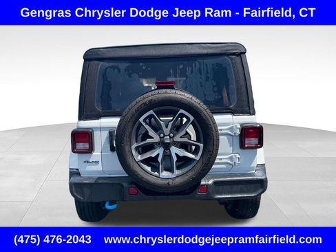 Used 2024 Jeep Wrangler Unlimited w/ Convenience Group AWD/4WD image 6