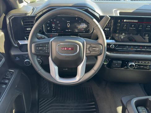 Used 2026 GMC Sierra 1500 Elevation image 9