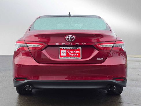 Certified 2018 Toyota Camry XLE image 4