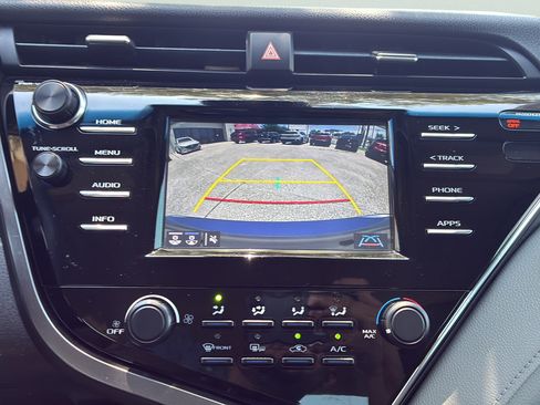 Used 2018 Toyota Camry LE w/ Convenience Package FWD image 28
