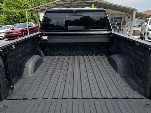 Used 2021 GMC Sierra 2500 Denali w/ Denali Black Diamond Edition AWD/4WD image 9