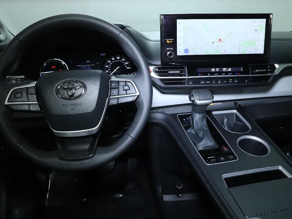 Used 2026 Toyota Sienna XLE AWD/4WD image 27