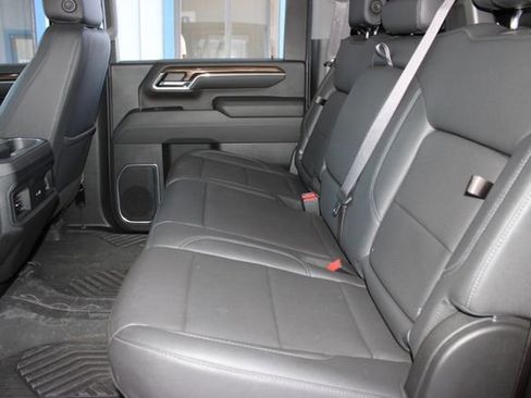 Used 2024 Chevrolet Silverado 2500 LT AWD/4WD image 25