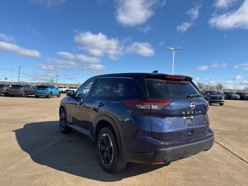 Certified 2024 Nissan Rogue SV image 9