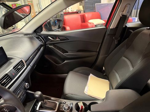 Used 2015 MAZDA MAZDA3 i Touring w/ Technology Package image 31