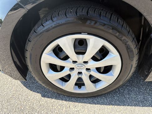 Used 2024 Toyota Corolla LE FWD image 21