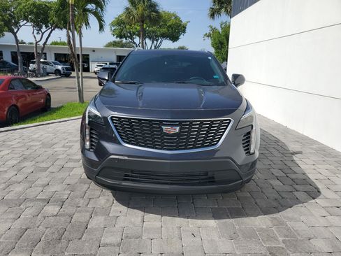 Used 2023 Cadillac XT4 Luxury w/ Cold Weather Package FWD image 2