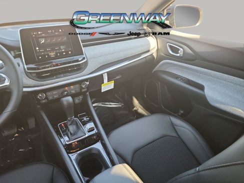 New 2026 Jeep Compass Latitude image 14