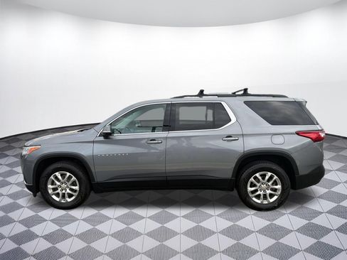 Used 2019 Chevrolet Traverse LT FWD image 2